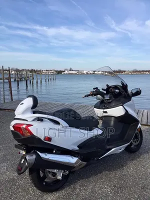 Nouveau Yamaha YBR125 2025 Blanc