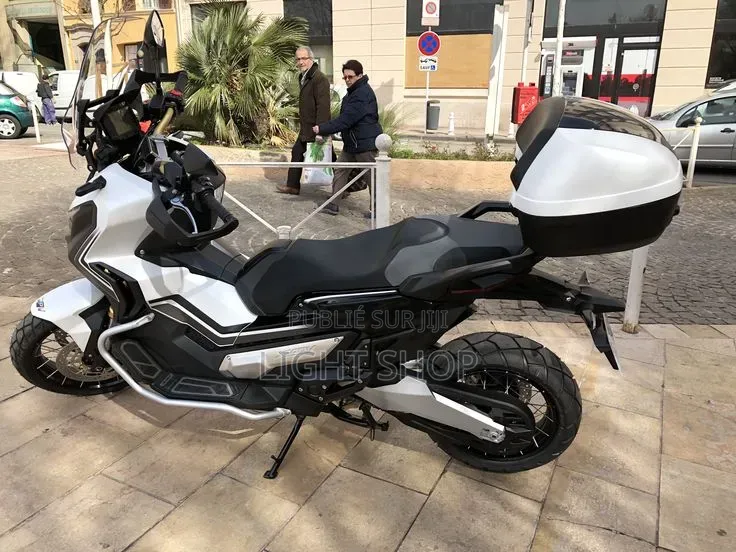 Nouveau Yamaha YBR125 2025 Blanc