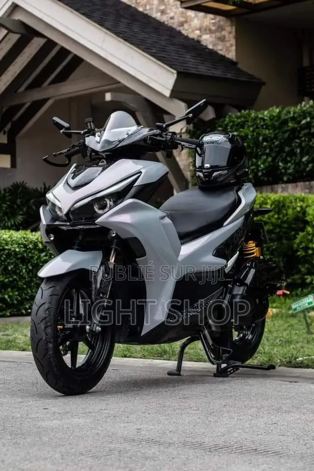 Nouveau Yamaha NMAX 155 2025 Blanc