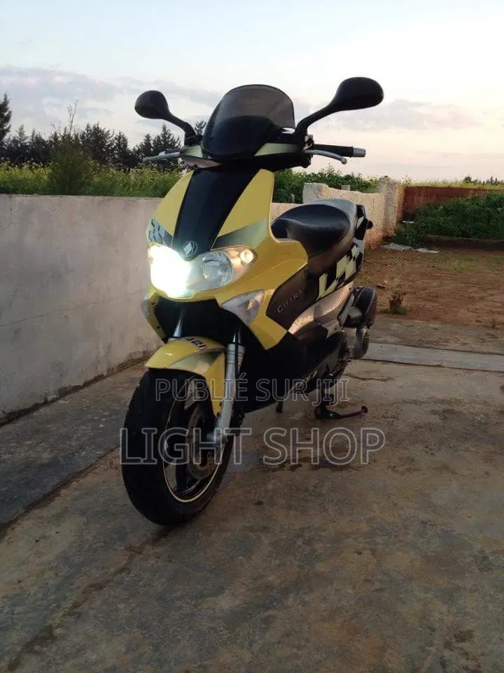 Nouveau Yamaha YBR125 2025 Blanc