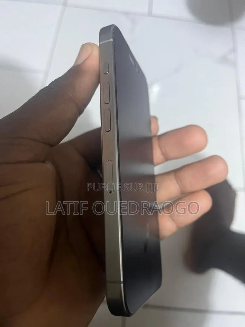Apple iPhone 15 Pro 128 GB Gris