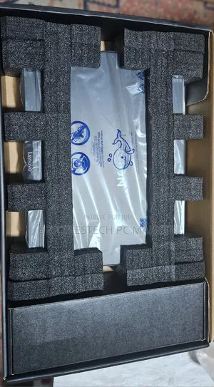 Nouveau Lenovo Legion Pro 7 64GB Intel Core Ultra 9 SSD 1T