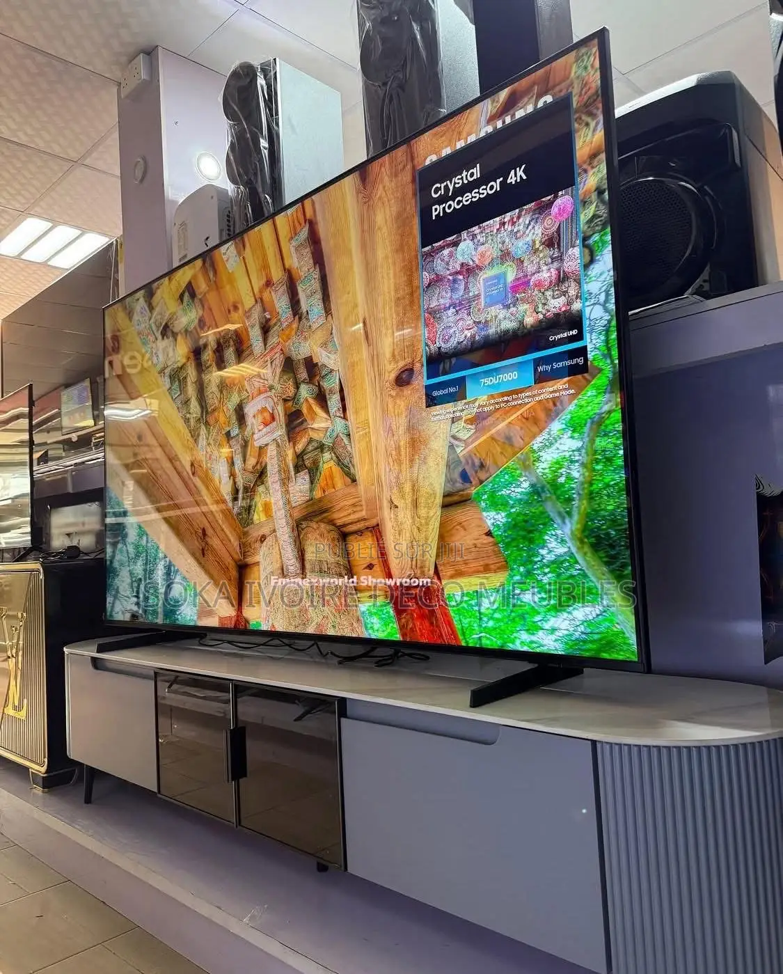 Télévision Samsung Écran 85 Pouces Avec Table Tv