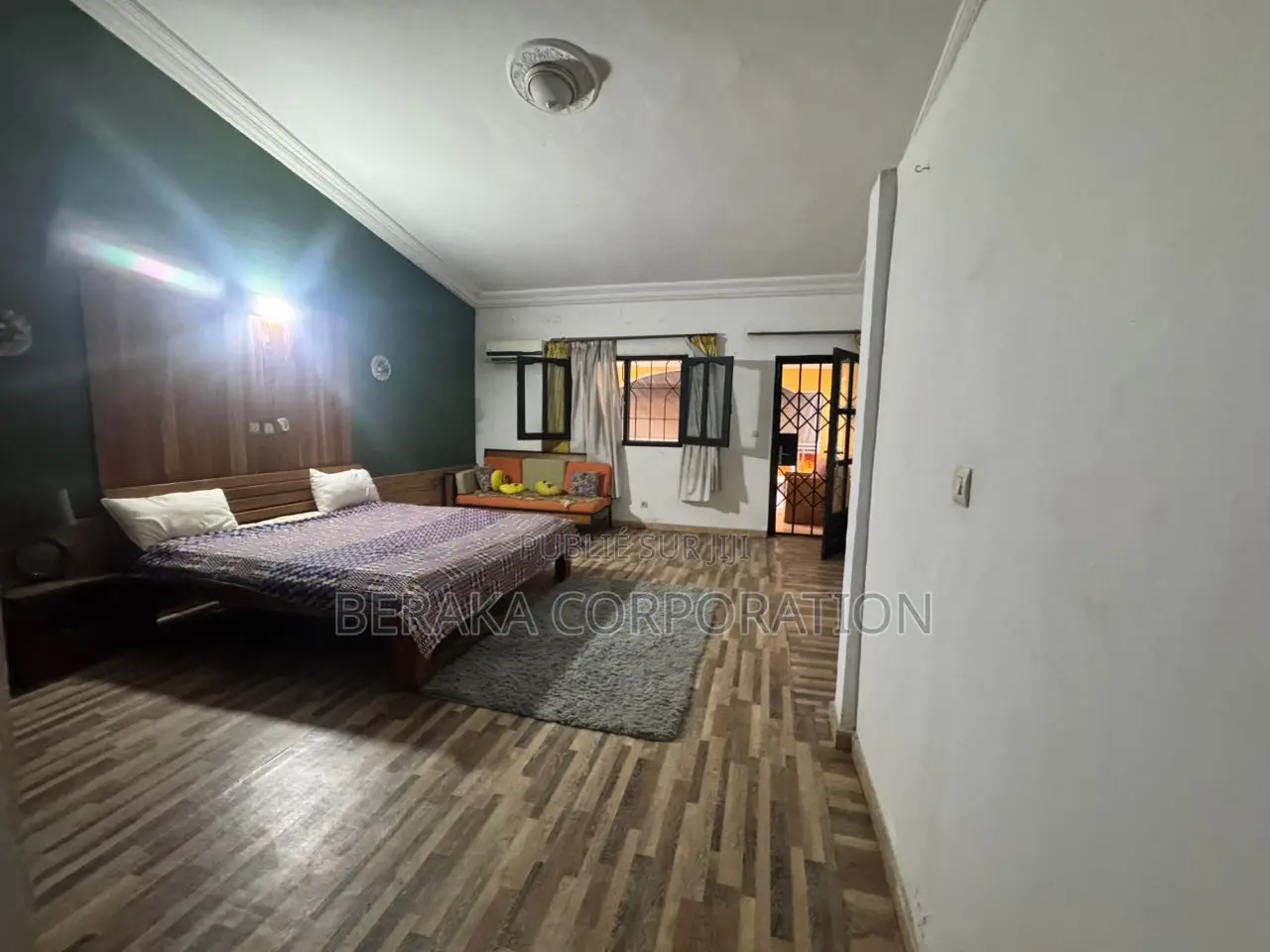 5chbre Duplex dans Beraka Corporation, Cocody à Louer