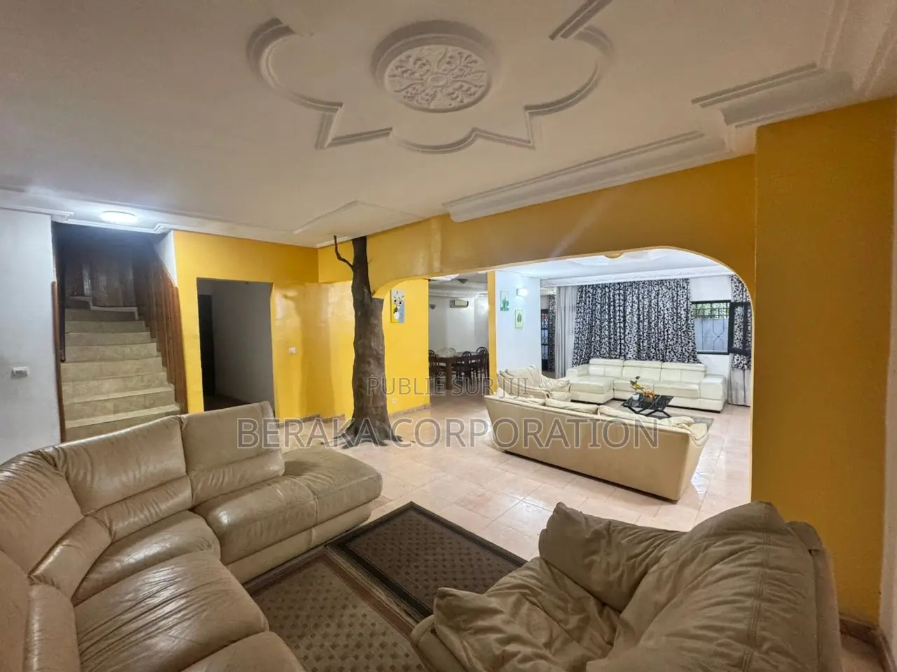 5chbre Duplex dans Beraka Corporation, Cocody à Louer
