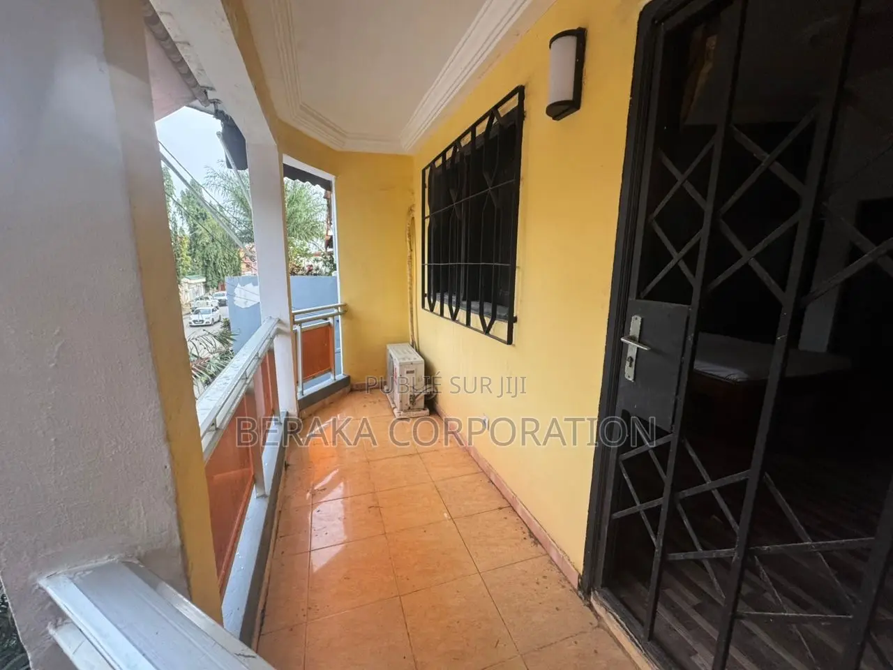 5chbre Duplex dans Beraka Corporation, Cocody à Louer