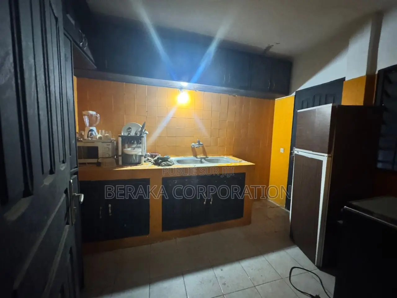 5chbre Duplex dans Beraka Corporation, Cocody à Louer