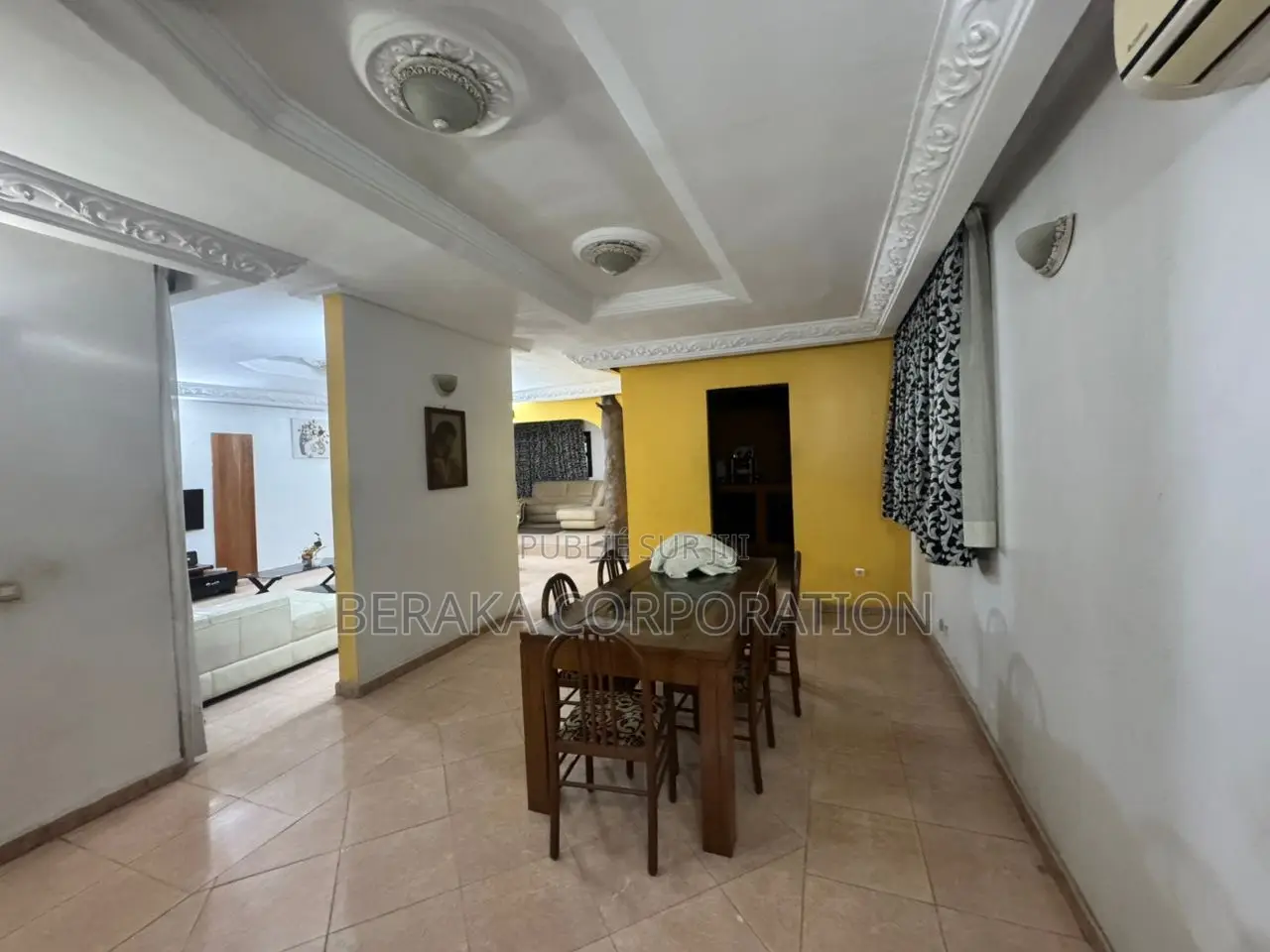 5chbre Duplex dans Beraka Corporation, Cocody à Louer