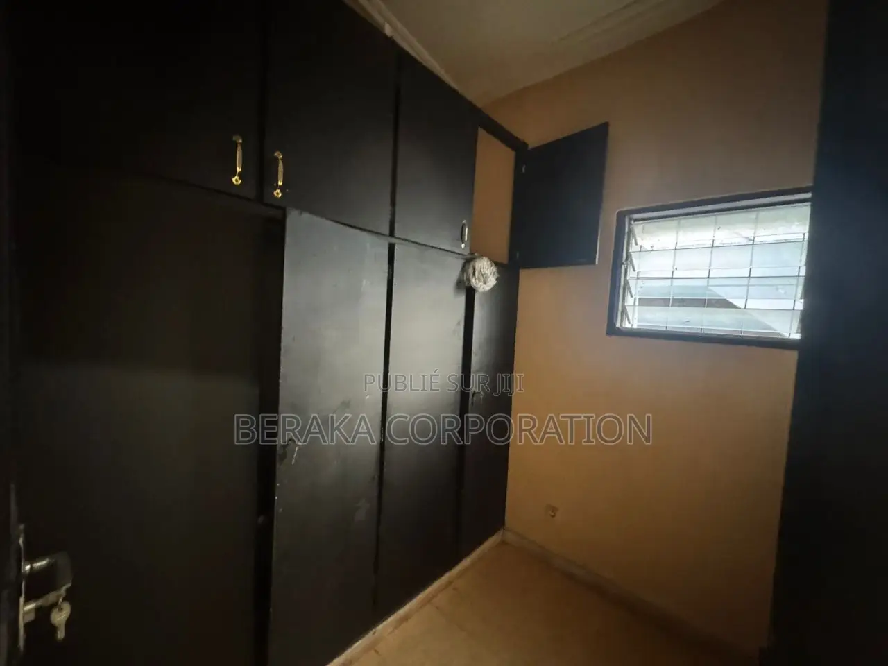 5chbre Duplex dans Beraka Corporation, Cocody à Louer