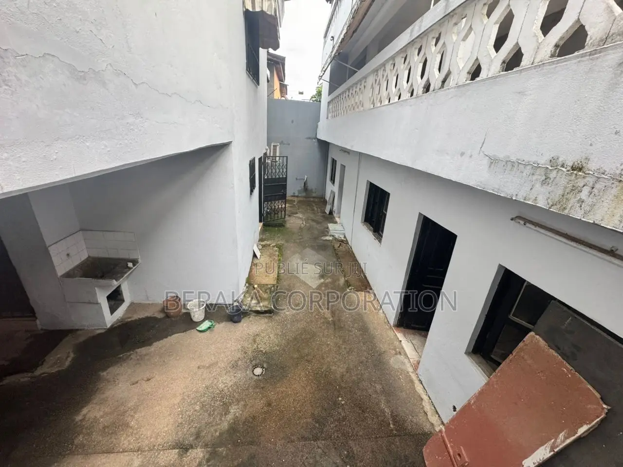 5chbre Duplex dans Beraka Corporation, Cocody à Louer