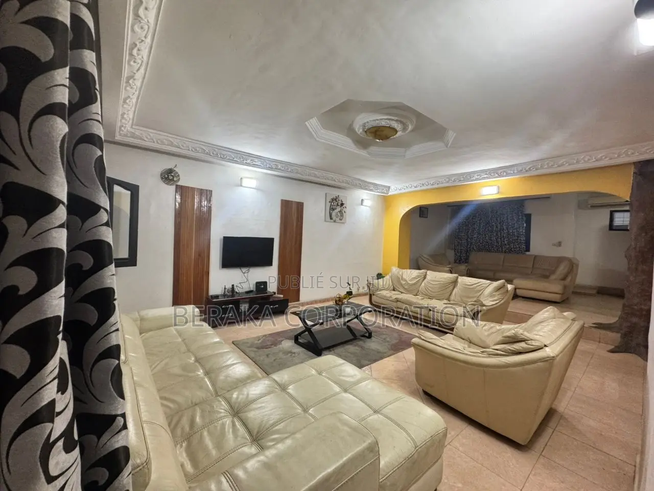 5chbre Duplex dans Beraka Corporation, Cocody à Louer