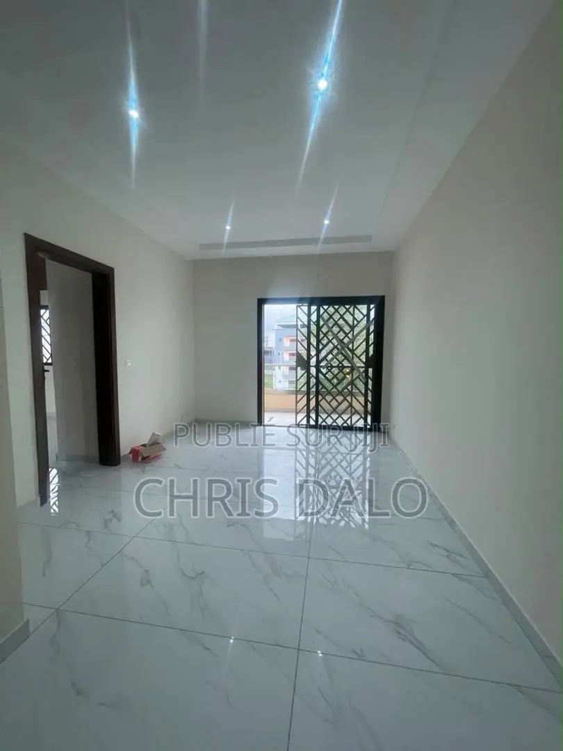 5chbre Duplex dans Adams, Cocody à Louer