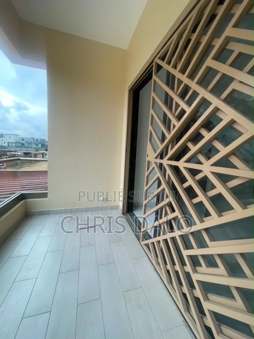 5chbre Duplex dans Adams, Cocody à Louer