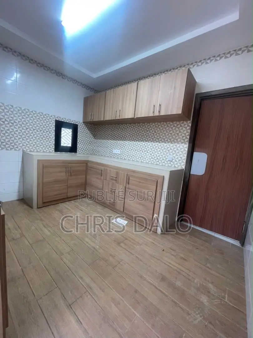 5chbre Duplex dans Adams, Cocody à Louer
