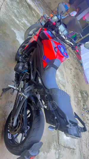 Yamaha Crux 2016 Rouge