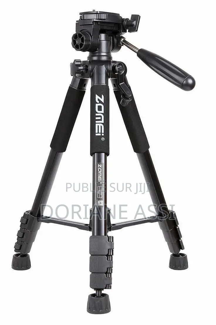 Un Trépied Zomei Q111