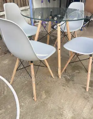 Table À Manger Plus 4 Chaises