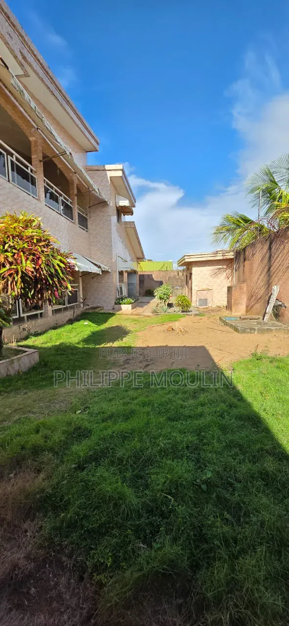 13chbre Villa dans Bassam Mockevill à Vendre