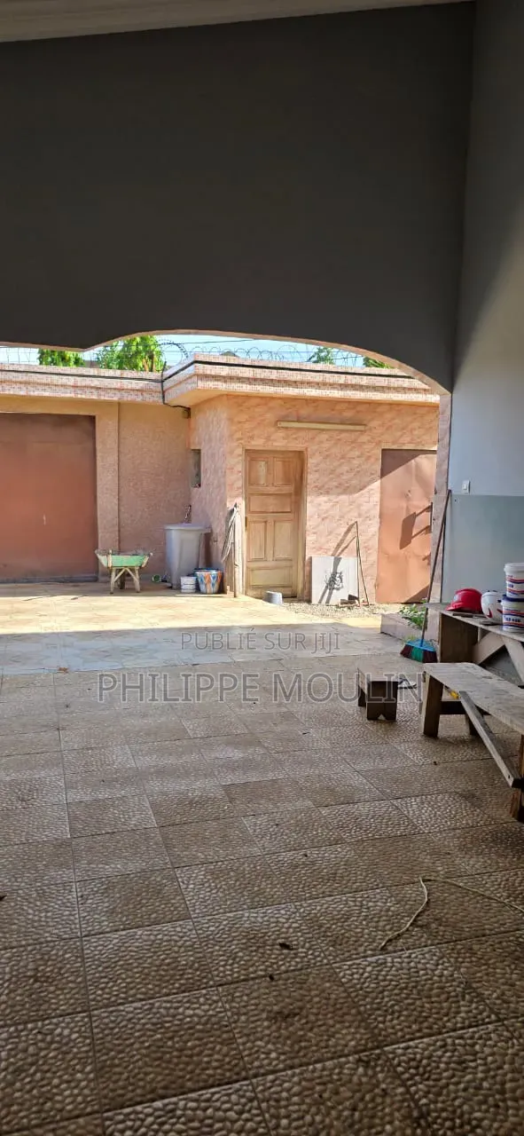 13chbre Villa dans Bassam Mockevill à Vendre