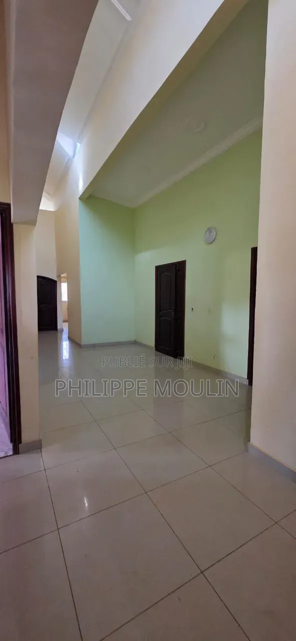 13chbre Villa dans Bassam Mockevill à Vendre
