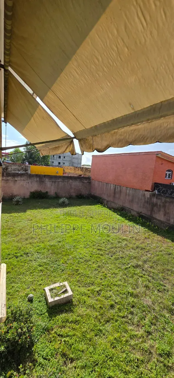 13chbre Villa dans Bassam Mockevill à Vendre