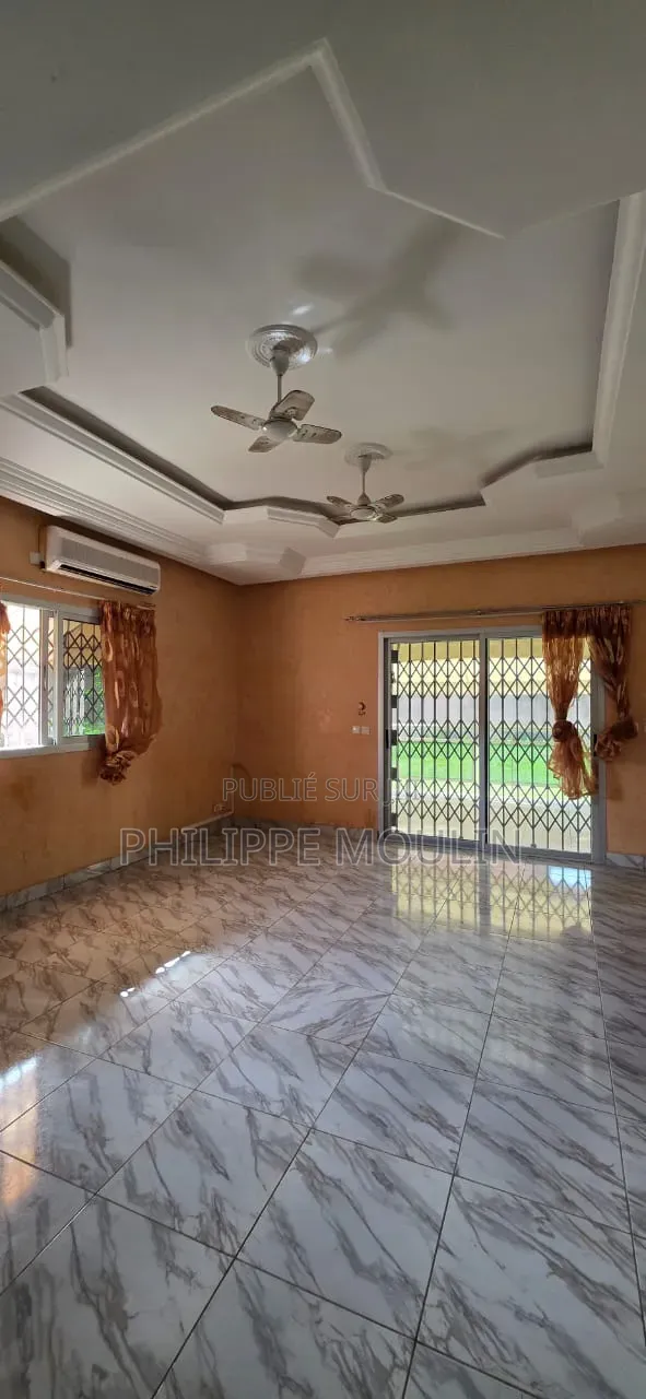 13chbre Villa dans Bassam Mockevill à Vendre