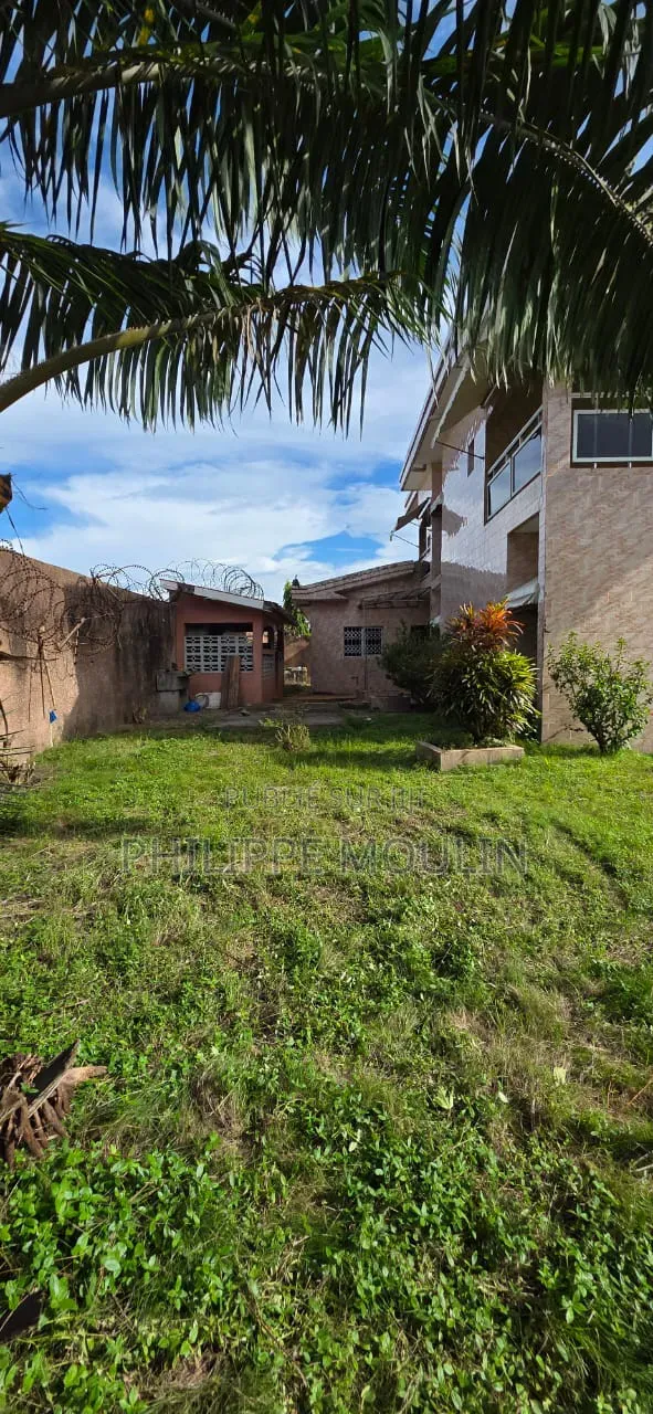 13chbre Villa dans Bassam Mockevill à Vendre