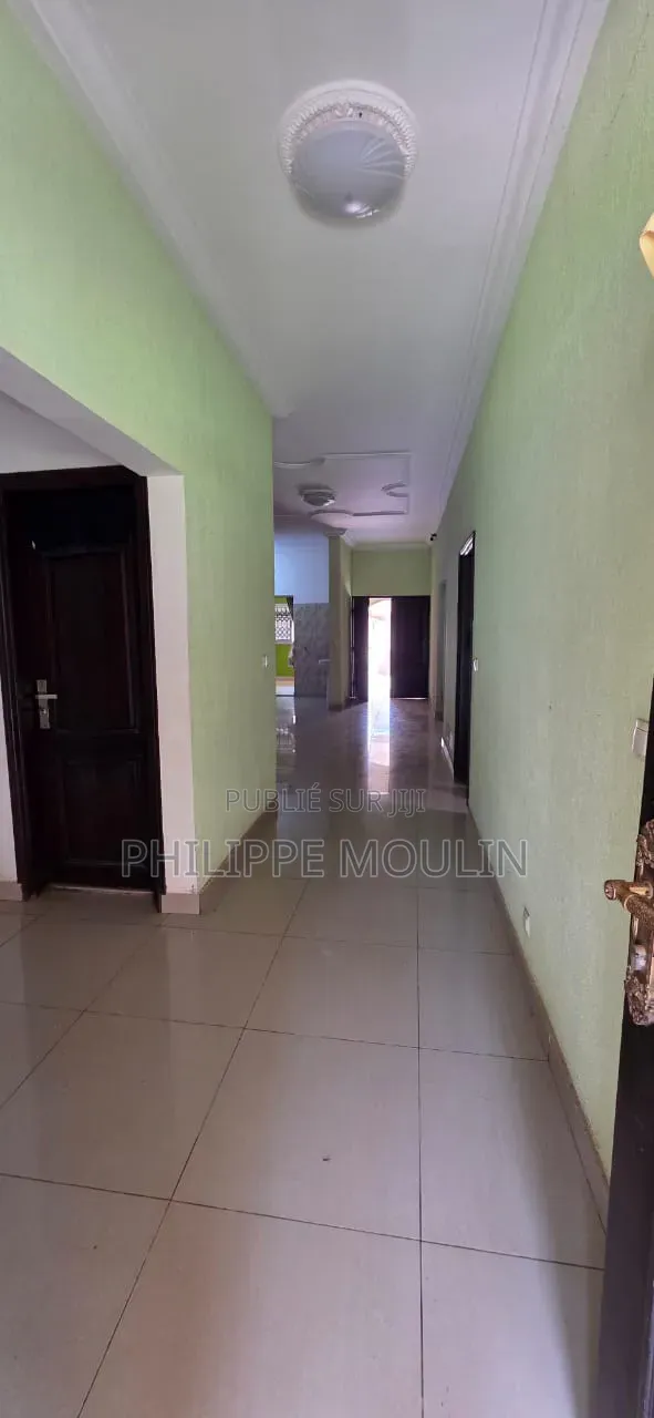 13chbre Villa dans Bassam Mockevill à Vendre