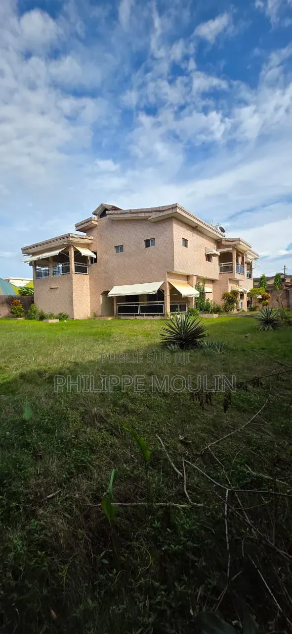 13chbre Villa dans Bassam Mockevill à Vendre