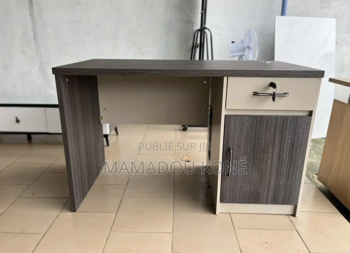 Table De Bureau, Très Bon Prix, Bonne Qualité
