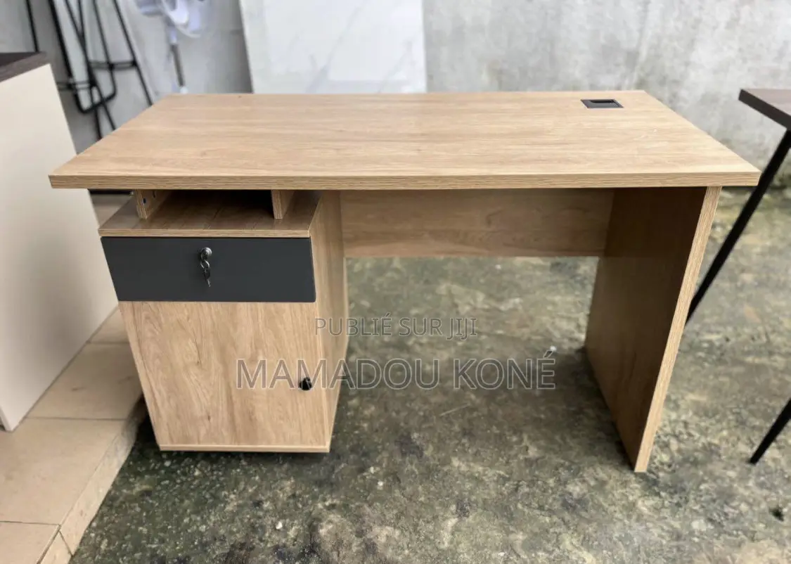 Table De Bureau, Très Bon Prix, Bonne Qualité