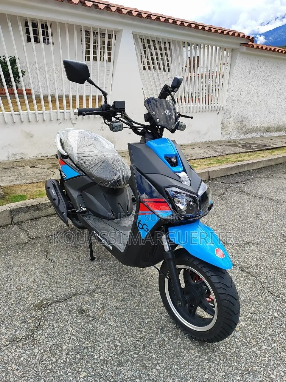 Nouveau Yamaha FZ6 2025 Bleu