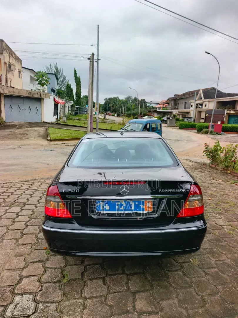 Mercedes-Benz E200 2008 Noir