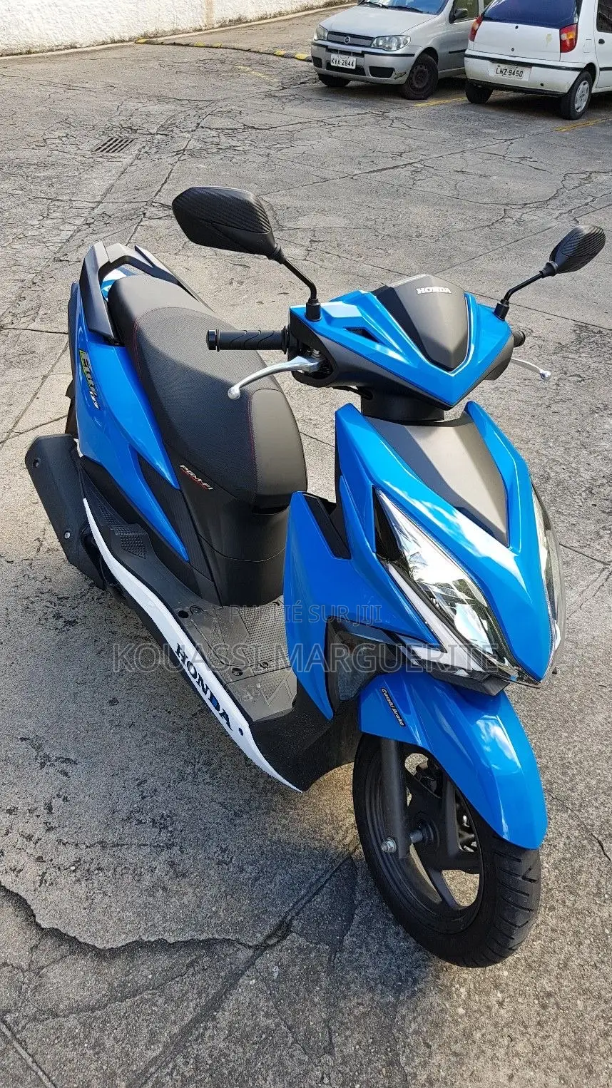 Nouveau Yamaha FZ6 2025 Bleu