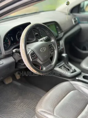 Hyundai Elantra Limited 2018 Gris