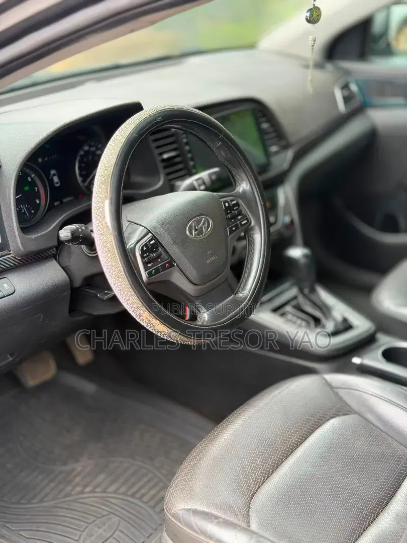 Hyundai Elantra Limited 2018 Gris