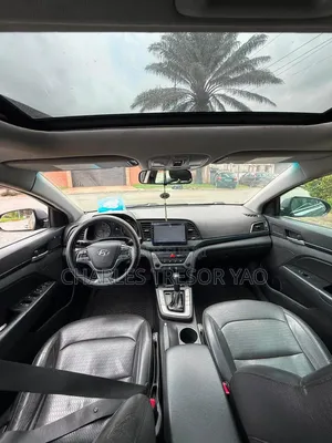 Hyundai Elantra Limited 2018 Gris