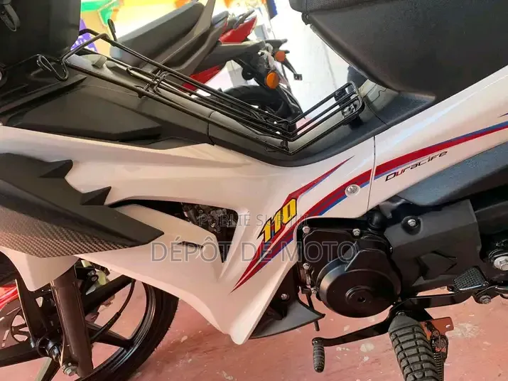 Nouveau TVS Neo NX 2025 Blanc