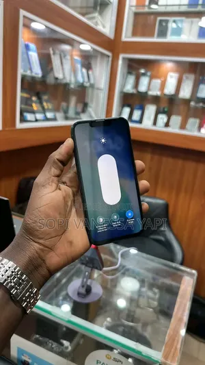 Nouveau Apple iPhone 13 256 GB Noir