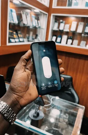 Nouveau Apple iPhone 13 256 GB Noir