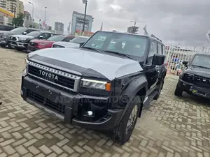 Nouveau Toyota Land Cruiser Prado 2025 Noir