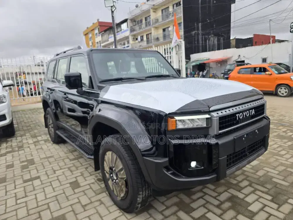 Nouveau Toyota Land Cruiser Prado 2025 Noir