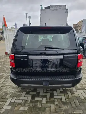 Nouveau Toyota Land Cruiser Prado 2025 Noir