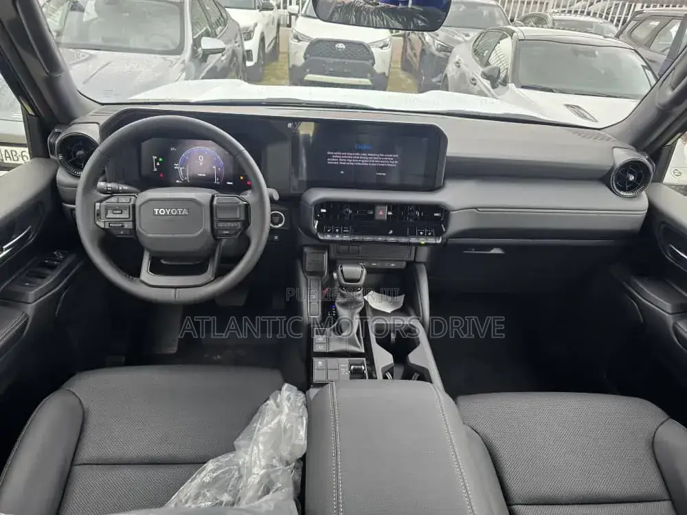 Nouveau Toyota Land Cruiser Prado 2025 Noir