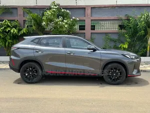 Changan X5 Plus 1.5 Blue Core FWD 2025 Gris