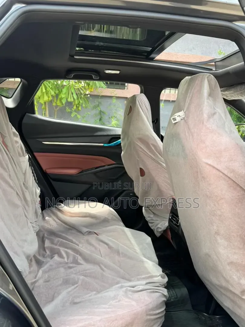 Changan X5 Plus 1.5 Blue Core FWD 2025 Gris