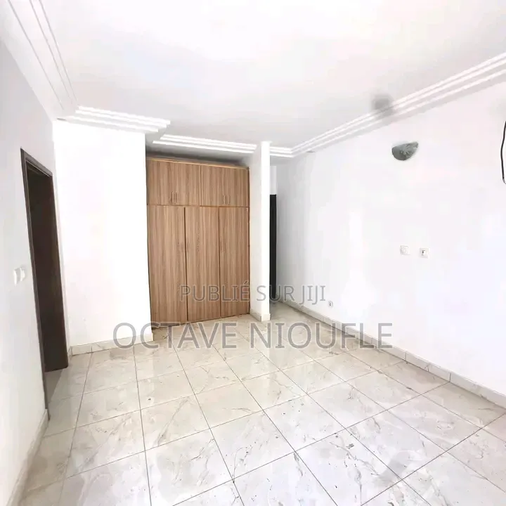 4chbre Duplex dans , Cocody à Louer