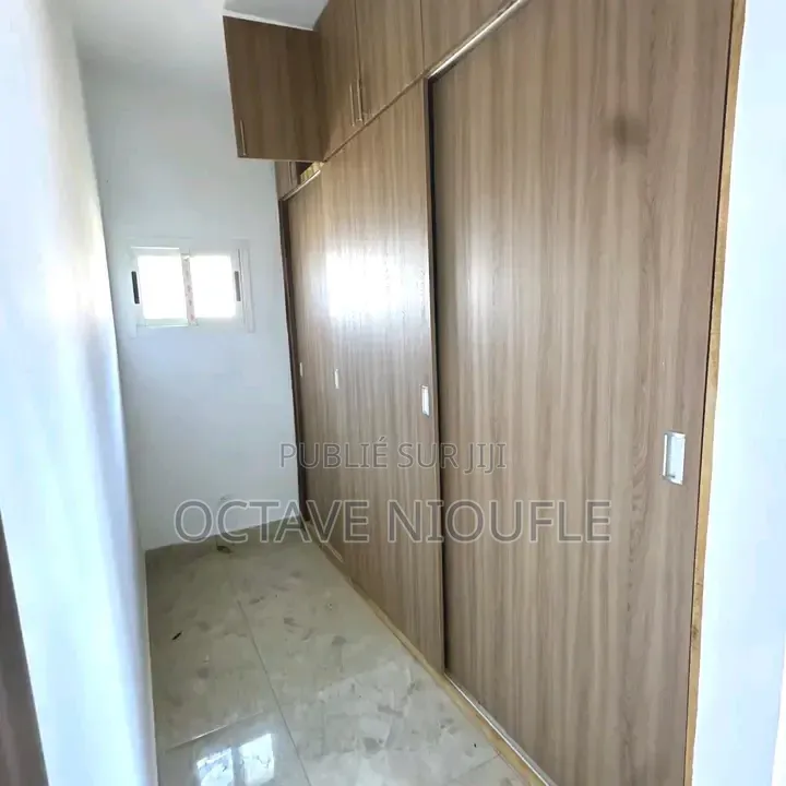 4chbre Duplex dans , Cocody à Louer