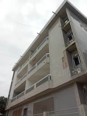16chbre Blocs d'appartements dans La Terre Immobilière, Cocody à Vendre