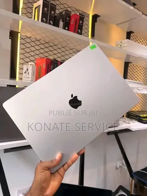 Nouveau Ordinateur portable Apple MacBook 4GB Intel Core i7 SSD 512GB